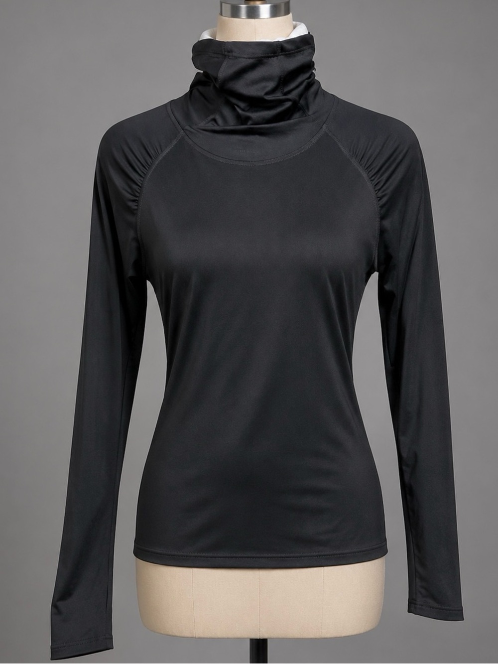 Black Ruched Accent Thumb Hole Work Out Top